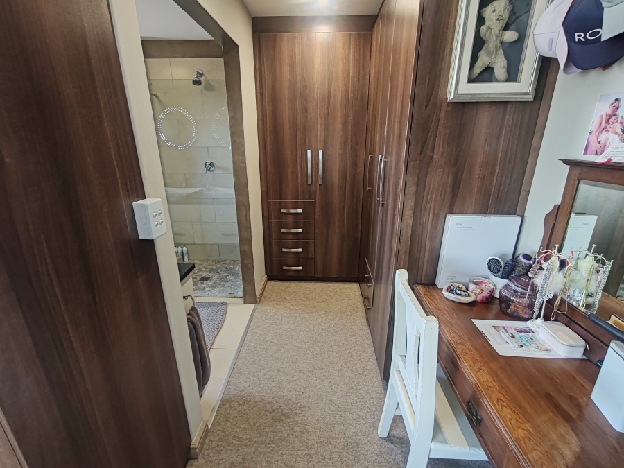 4 Bedroom Property for Sale in Country Club Western Cape